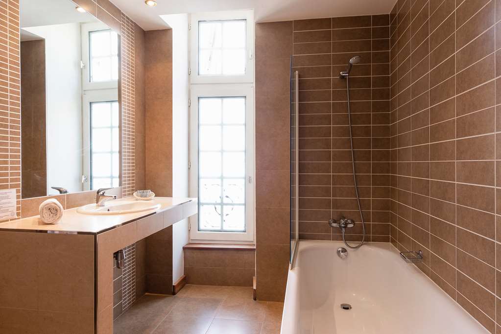 The Originals City, Hotel La Reine Jeanne, Orthez Bilik gambar